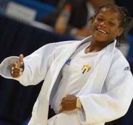 La hazaña de Yanet Bermoy al conseguir la medalla de plata colocó por tercera vez el nombre de una cubana en la historia de la división de 48 kilogramos