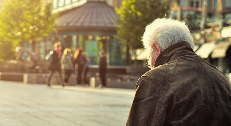 La edad, los riesgos y la audición