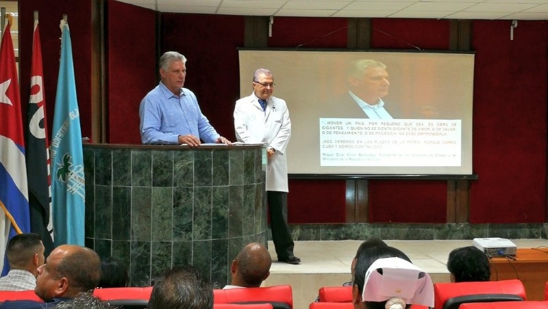 Visita presidente cubano Complejo Científico Ortopédico Frank País