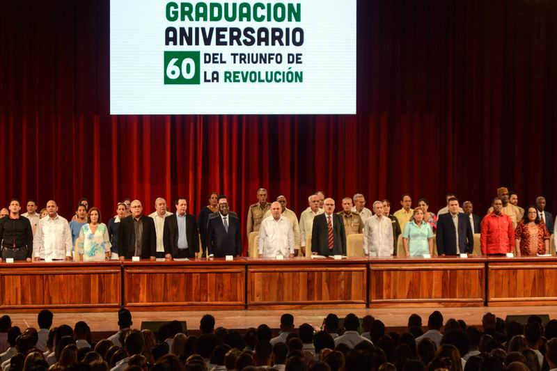 Graduación Aniversario 60 del Triunfo de la Revolución, de la Universidad de Ciencias Médicas de La Habana, en el Teatro Karl Marx, en La Habana, el 18 de julio de 2019. ACN FOTO/Marcelino VÁZQUEZ