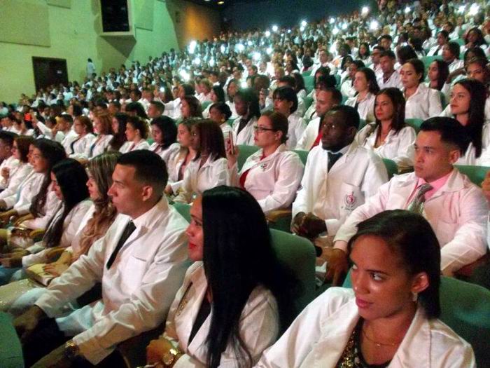 Nuevos m�dicos para Cuba y el mundo