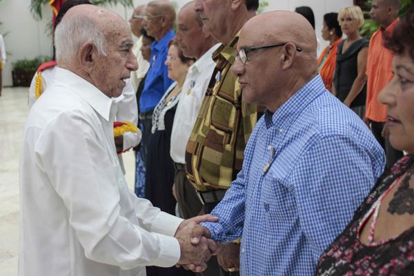 Preside Machado Ventura entrega de la medalla por la Defensa de la Patria