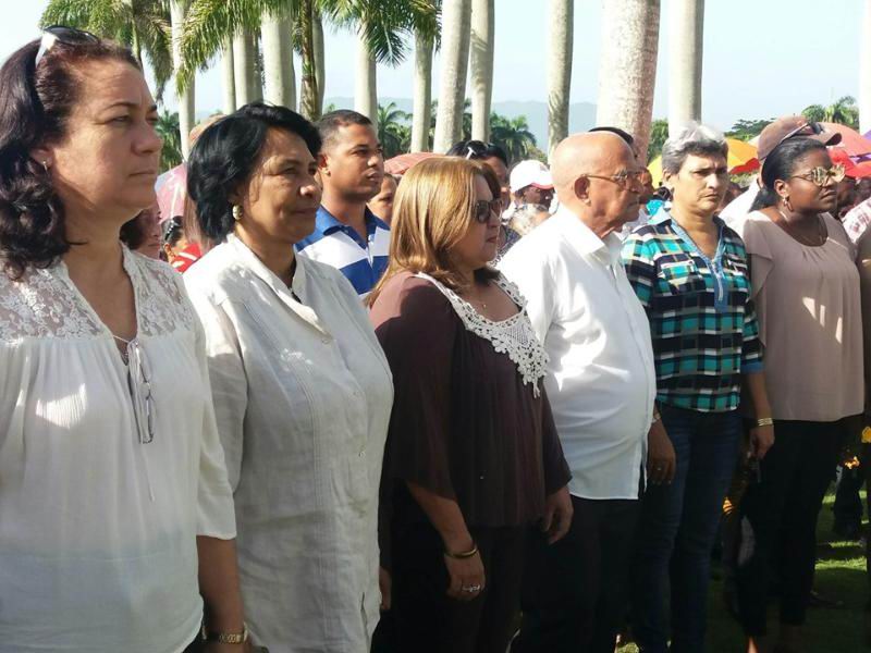 Homenaje a Vilma Esp�n en el Segundo Frente