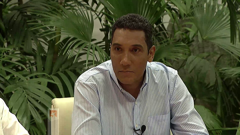 Comparece Presidente cubano en Mesa Redonda para informar sobre nuevas medidas energ�ticas