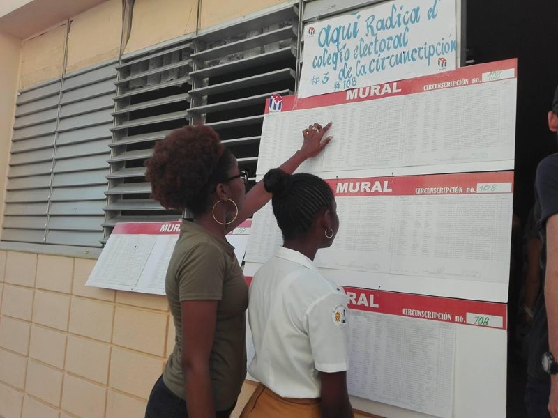 Amplia participaci�n de los villaclare�os en comicios del referendo