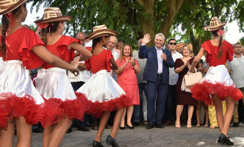Cuban President Miguel Diaz-Canel held a meeting with directors and creators of the Association of Cuban Writers and Artists (UNEAC)