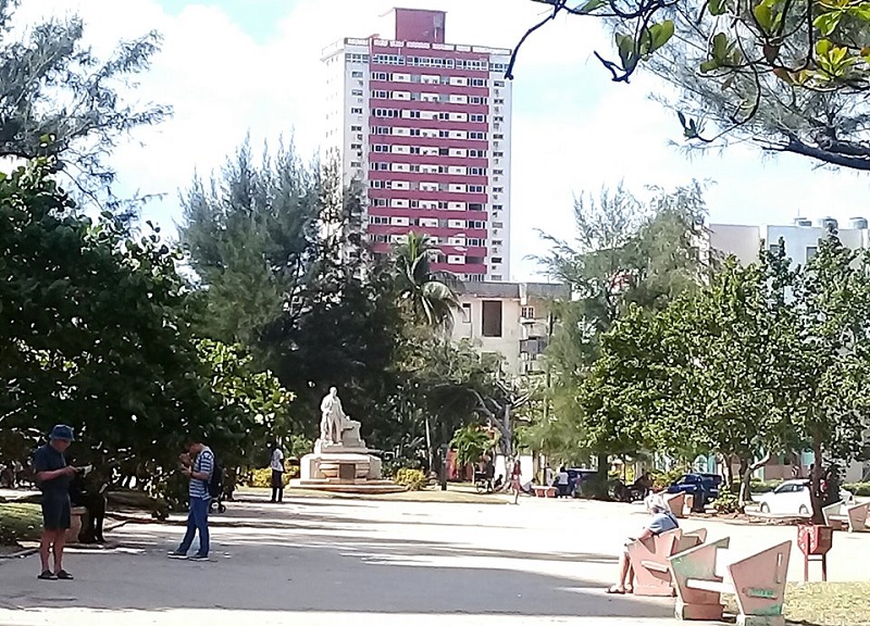 Estatua erigida en recordaci�n de Francisco Fr�as y Jacott, conde de Pozos Dulces