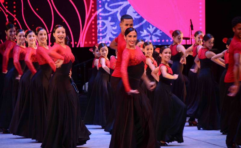 Reyes de Espa�a asisten a gala cultural en el Gran Teatro de La Habana