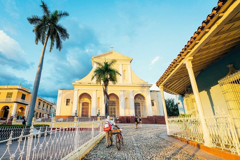 Tourism Minister congratulates city of Trinidad