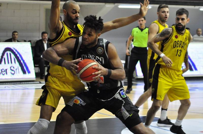 Guzm�n al fin anota, pero no evita la derrota de Ol�mpico