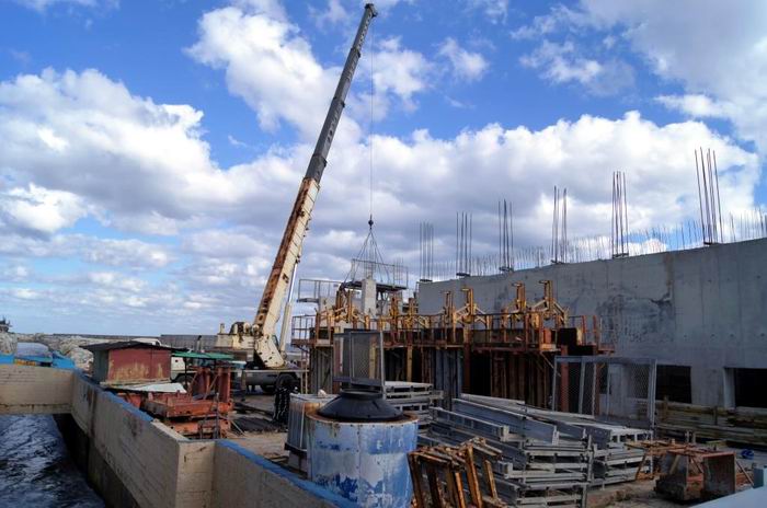 Edificio de la casa de bombas, ahora con diseo a prueba de huracanes Edificio de la casa de bombas, ahora con diseo a prueba de huracanes