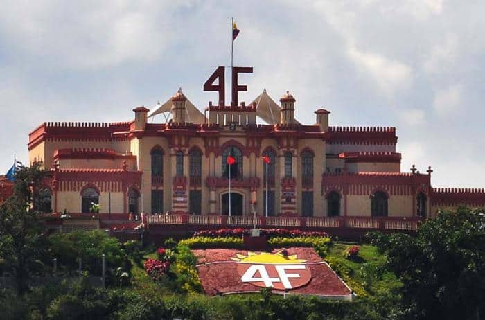 �Ch�vez fue el que nos abri� los ojos�