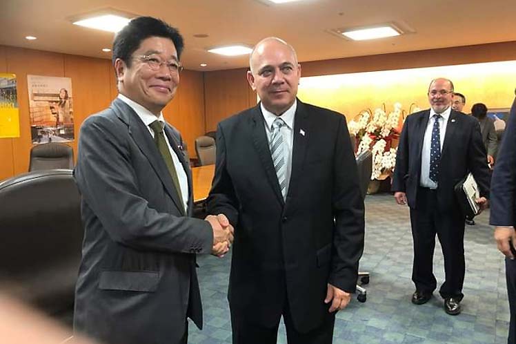 Cuban VP holds talks with leaders during visit to Japan