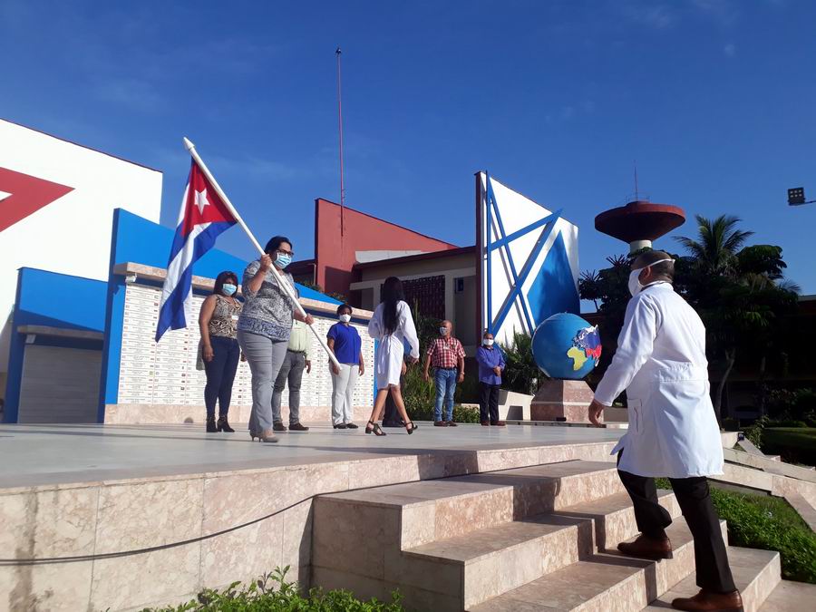 Por primera vez viajarán médicos cubanos a Azerbaiyán para combatir la COVID-19