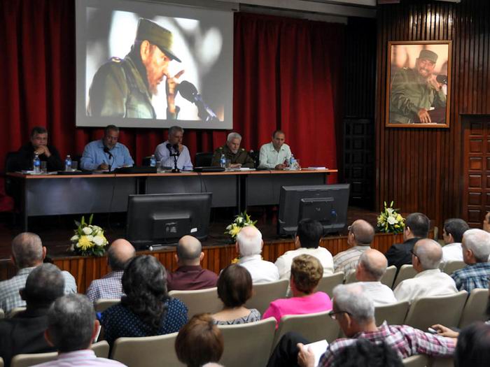 Presidente cubano asiste al Balance del Ministerio de Energía y Minas