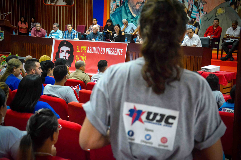 Destacó Machado Ventura papel de la fuerza joven en apoyo a los programas de La Revolución