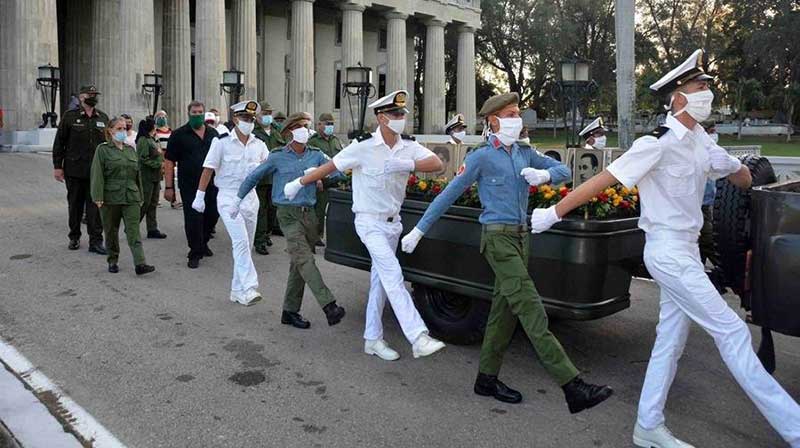 Ofrendas de tributo de Raúl y Díaz-Canel a los mártires del Cinco de Septiembre