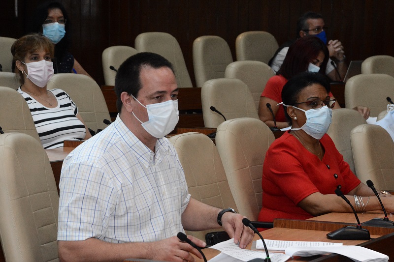 José Ángel Portal Miranda, Ministro de Salud Pública de Cuba. 