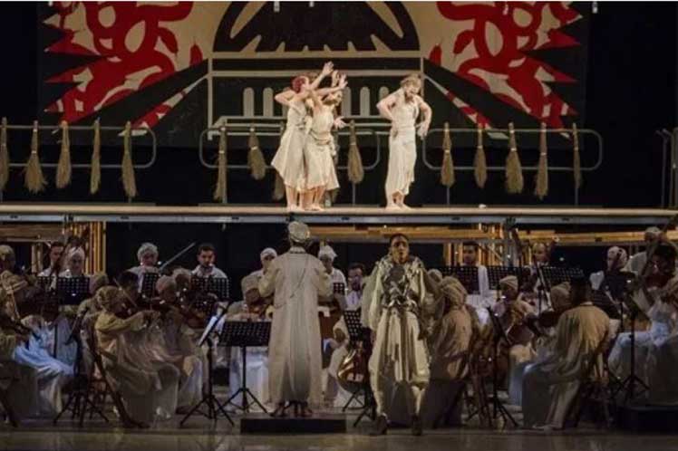 Cuban opera performs in United States