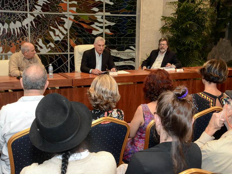 Se reunió Díaz-Canel con integrantes del jurado del Premio Casa de las Américas