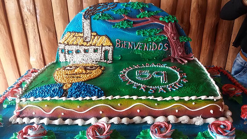 Cake por el cumplea�os 59 de Radio Rebelde. Foto: Mabel Pe�a