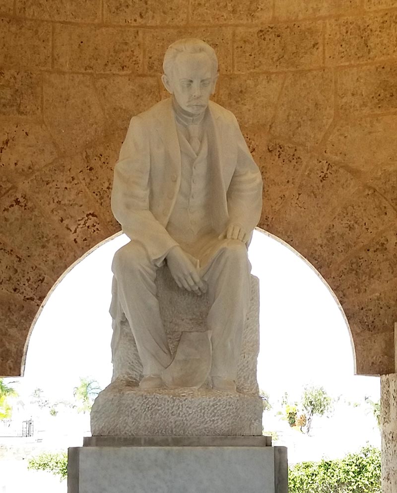 Mausoleo a Jos� Mart� en el cementerio Santa Ifigenia Foto: Mabel Pe�a