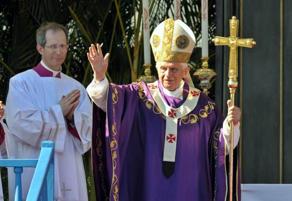 Su Santidad Benedicto XVI oficia la Santa Misa, en la Plaza de la Revolución José Martí, en La Habana, Cuba, el 27 de marzo de 2012. Foto: Marcelino Vázquez Hernández  