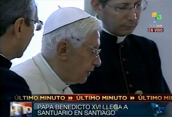 El Papa Benedicto XVI visita Santuario de la Virgen de la Caridad del Cobre. 27 de marzo de 2012. Foto: TeleSUR / Radio Rebelde El Papa Benedicto XVI visita Santuario de la Virgen de la Caridad del Cobre. 27 de marzo de 2012. Foto: TeleSUR / Radio Rebelde