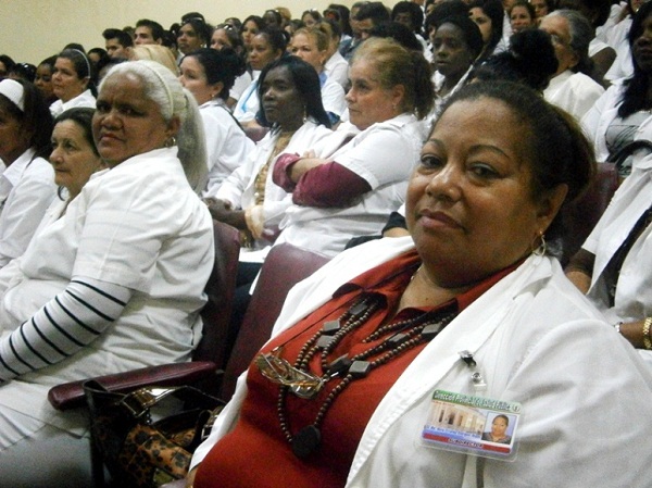 Trabajadores sociales de la Salud dedican su día a Fidel