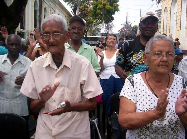 Cuba enaltece a sus ancianos