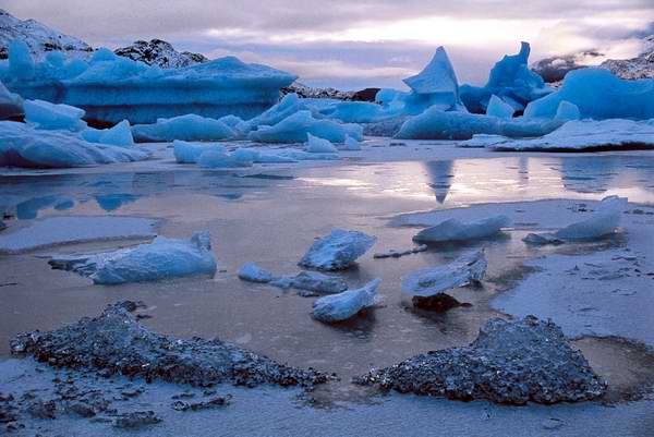 Buscan vida bajo el hielo en la Antártica