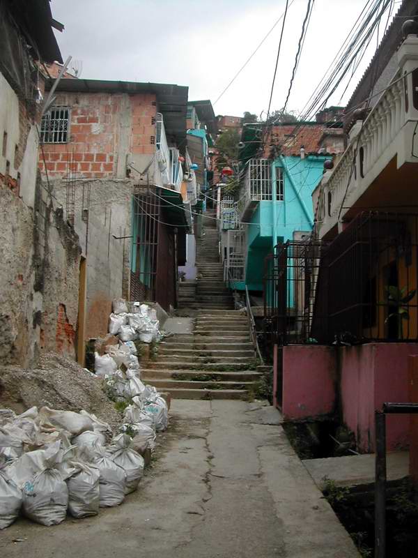 Empinadas escaleras en cerros de Caracas. Empinadas escaleras en cerros de Caracas.