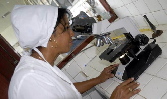 Científica cubana. Foto tomada del periódico Girón