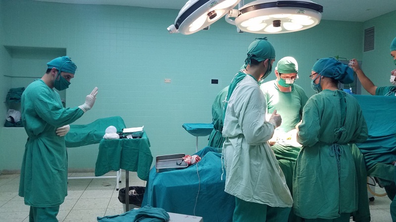 Gluteoplastia: un servicio del hospital Hermanos Ameijeiras Gluteoplastia: un servicio del hospital Hermanos Ameijeiras