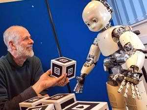Crean un robot que aprende a hablar como un niño