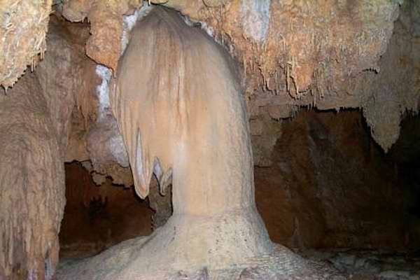 Formaciones en la Cueva de Bellamar, Matanzas Formaciones en la Cueva de Bellamar, Matanzas