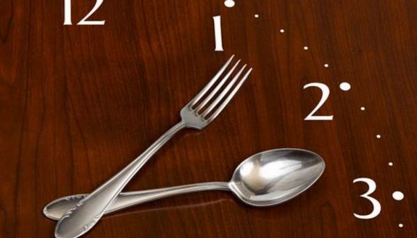 No saltarse los horarios de alimento en el día, ayuda a las mujeres obesas o con sobrepeso a adelgazar. No saltarse los horarios de alimento en el día, ayuda a las mujeres obesas o con sobrepeso a adelgazar.