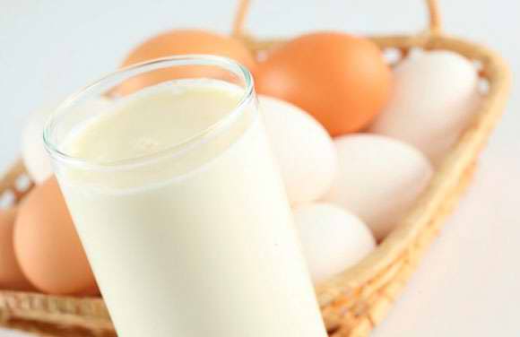 Huevos y leche para evitar cáncer de colon 