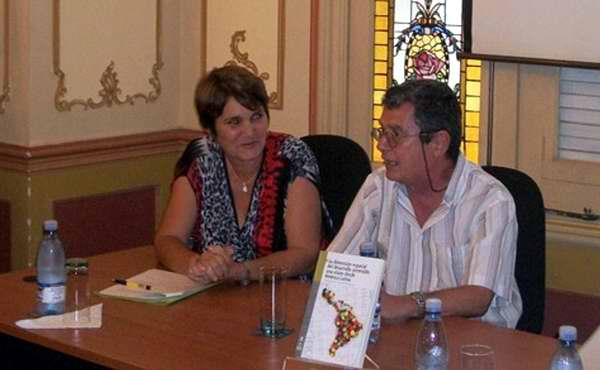 La dimensión espacial del desarrollo sostenible: una visión desde América Latina fue presentado en el contexto de la Feria del Libro por su autor, el investigador cubano José Manuel Mateo. Foto Randy Pereira La dimensión espacial del desarrollo sostenible: una visión desde América Latina fue presentado en el contexto de la Feria del Libro por su autor, el investigador cubano José Manuel Mateo. Foto Randy Pereira