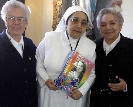 .- La primera Doctora en Ciencias Médicas Quirúrgica de esta provincia del centro sur y la única monja de Latinoamérica con tal categoría, Lidia Torres Ajá, recibió el homenaje del Partido Comunista de Cuba en Cruces