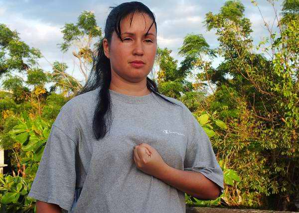 Masajes para evitar el asma bronquial. Foto Abel Rojas