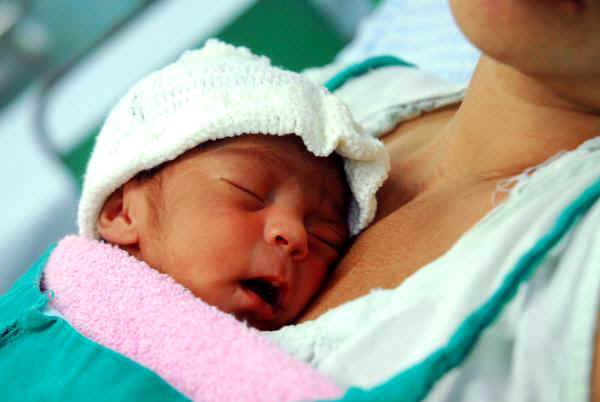 Desarrollan programa en Cuba para garantizar una maternidad segura