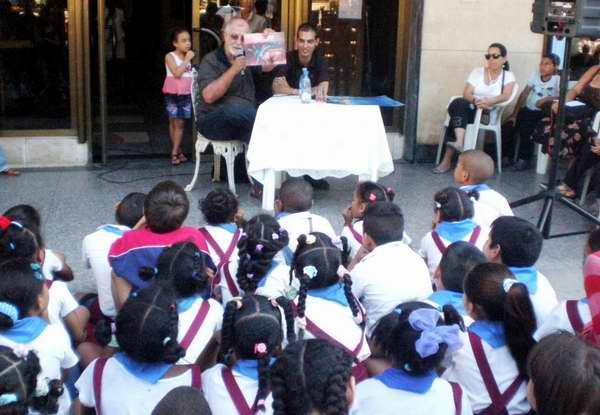 Presentan cuaderno infantil sobre la existencia de animales prehistóricos en Pinar del Rio