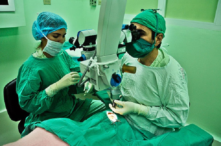 Aplican con éxito en Sancti Spíritus novedosa técnica para cirugía de cataratas 