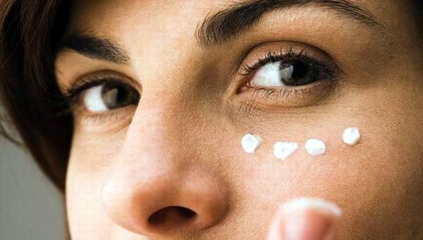 Dec�logo del rostro sobre la salud.