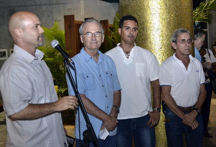 A nombre de los Cinco, Hernández agradeció el trabajo realizado por los fotógrafos Ladyrene Pérez, Roberto Chile, Abel Rojas, Ismael Francisco, Roberto Suárez, Héctor Planes, Julio Alvite y Bill Hackwell. Foto: Jessica Arroyo