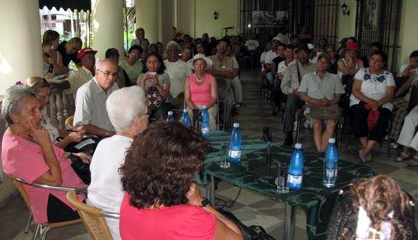 Encuentro de los familiares de Los Cinco, con los Integrantes de la XVIII Brigada Latinoamericana y Caribeña de Solidaridad con Cuba. Instituto de Cubano de Amistad con los Pueblos. La Habana, Cuba, 4 de agosto de 2011. Foto: Tony Hernández Mena/AIN Encuentro de los familiares de Los Cinco, con los Integrantes de la XVIII Brigada Latinoamericana y Caribeña de Solidaridad con Cuba. Instituto de Cubano de Amistad con los Pueblos. La Habana, Cuba, 4 de agosto de 2011. Foto: Tony Hernández Mena/AIN