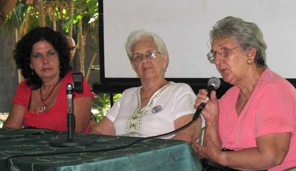 Encuentro de los familiares de Los Cinco, con los Integrantes de la XVIII Brigada Latinoamericana y Caribeña de Solidaridad con Cuba. Instituto de Cubano de Amistad con los Pueblos. La Habana, Cuba, 4 de agosto de 2011. Foto: Tony Hernández Mena/AIN Encuentro de los familiares de Los Cinco, con los Integrantes de la XVIII Brigada Latinoamericana y Caribeña de Solidaridad con Cuba. Instituto de Cubano de Amistad con los Pueblos. La Habana, Cuba, 4 de agosto de 2011. Foto: Tony Hernández Mena/AIN