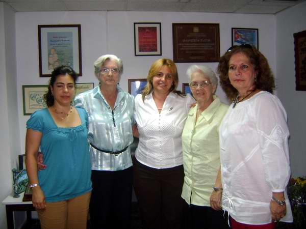 Familiares de los cinco antiterroristas cubanos celebran los 10 años del programa La Luz en lo oscuro: Foto: Anabel Frías
