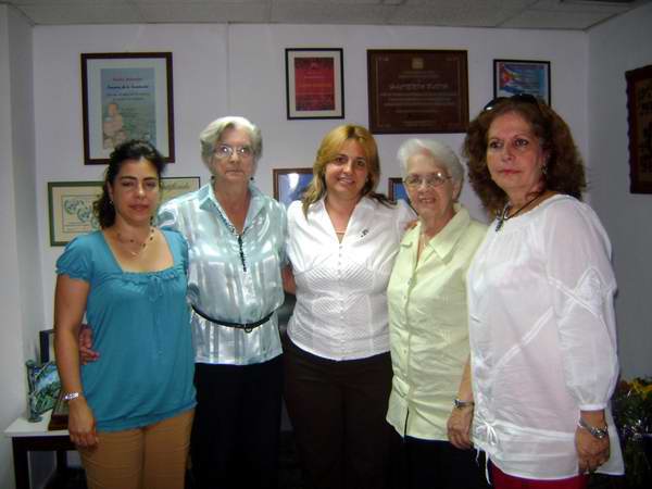 Familiares de los cinco antiterroristas cubanos celebran los 10 años del programa La Luz en lo oscuro: Foto: Anabel Frías Familiares de los cinco antiterroristas cubanos celebran los 10 años del programa La Luz en lo oscuro: Foto: Anabel Frías